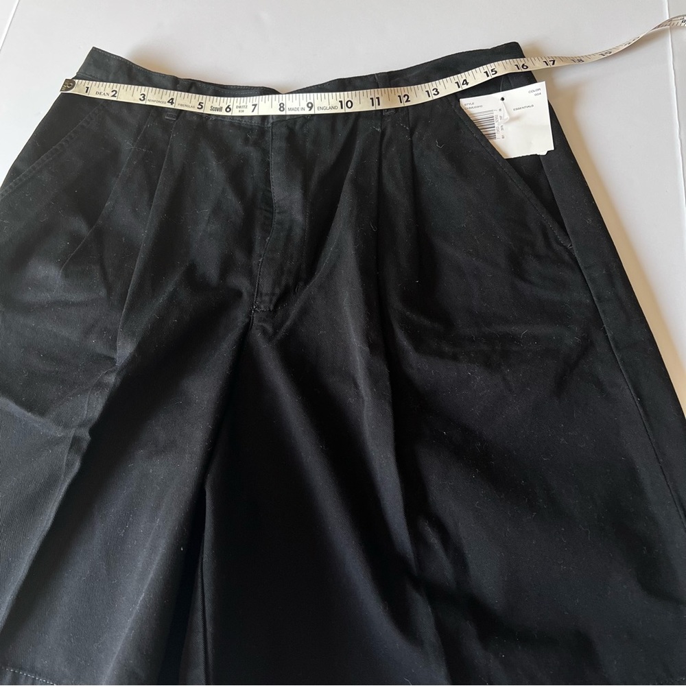 Crazy Horse (Liz Claiborne Company) Black Long Pocketed Shorts.  NWT.  Size = 12 - Picture 10 of 13